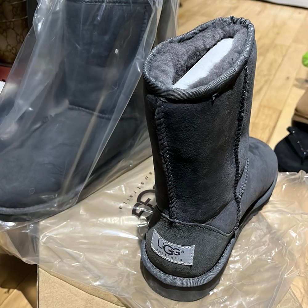 UGG Classic Boots Big Kids 6Y